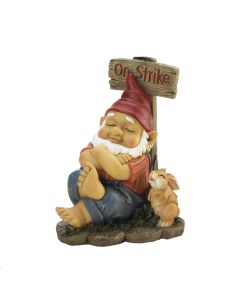 GARDEN GNOME ON STRIKE